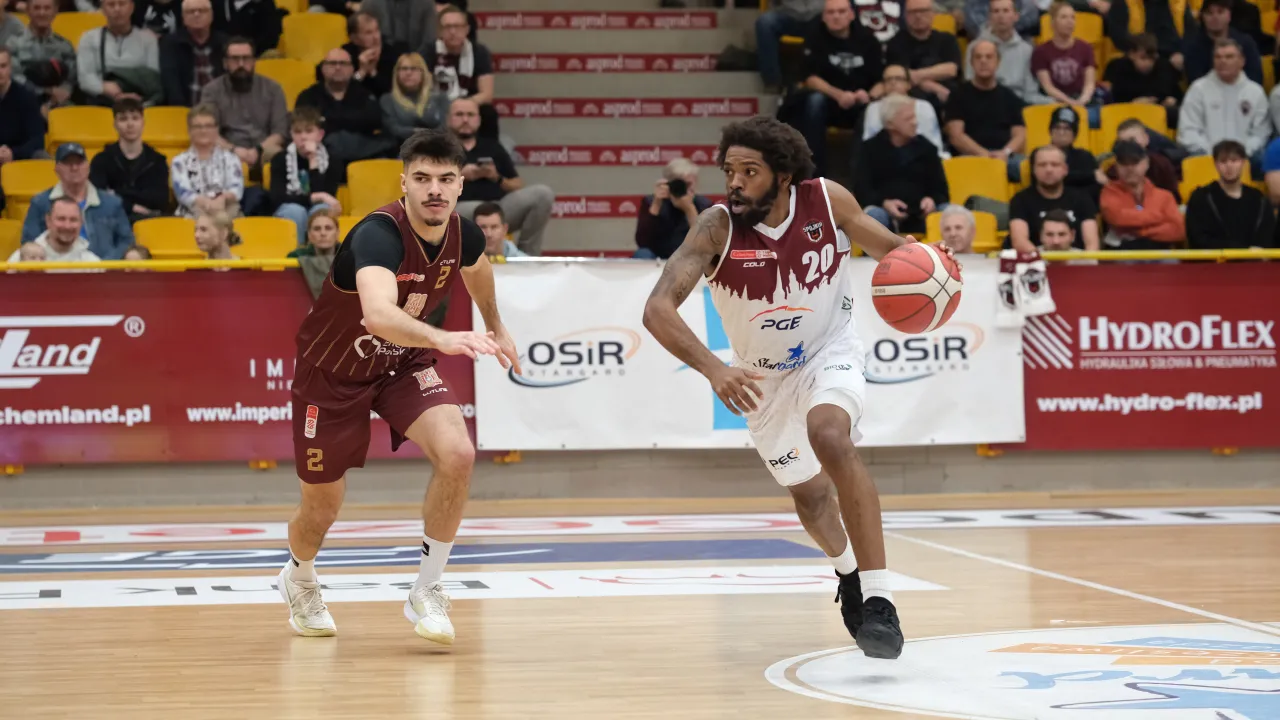 Nieznaczna porażka na swoim parkiecie