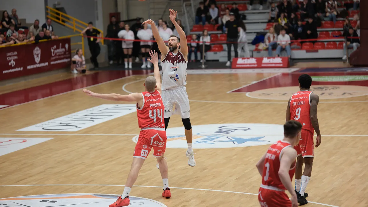 Po długiej przerwie PGE Spójnia zatrzymała rywala