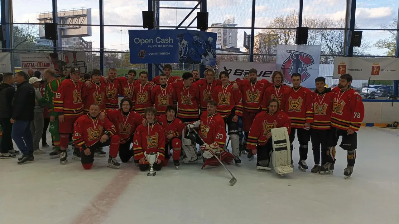 II miejsce i srebrny medal na turnieju o mistrzostwo II Ligi Hokeja na lodzie dla ŁKH