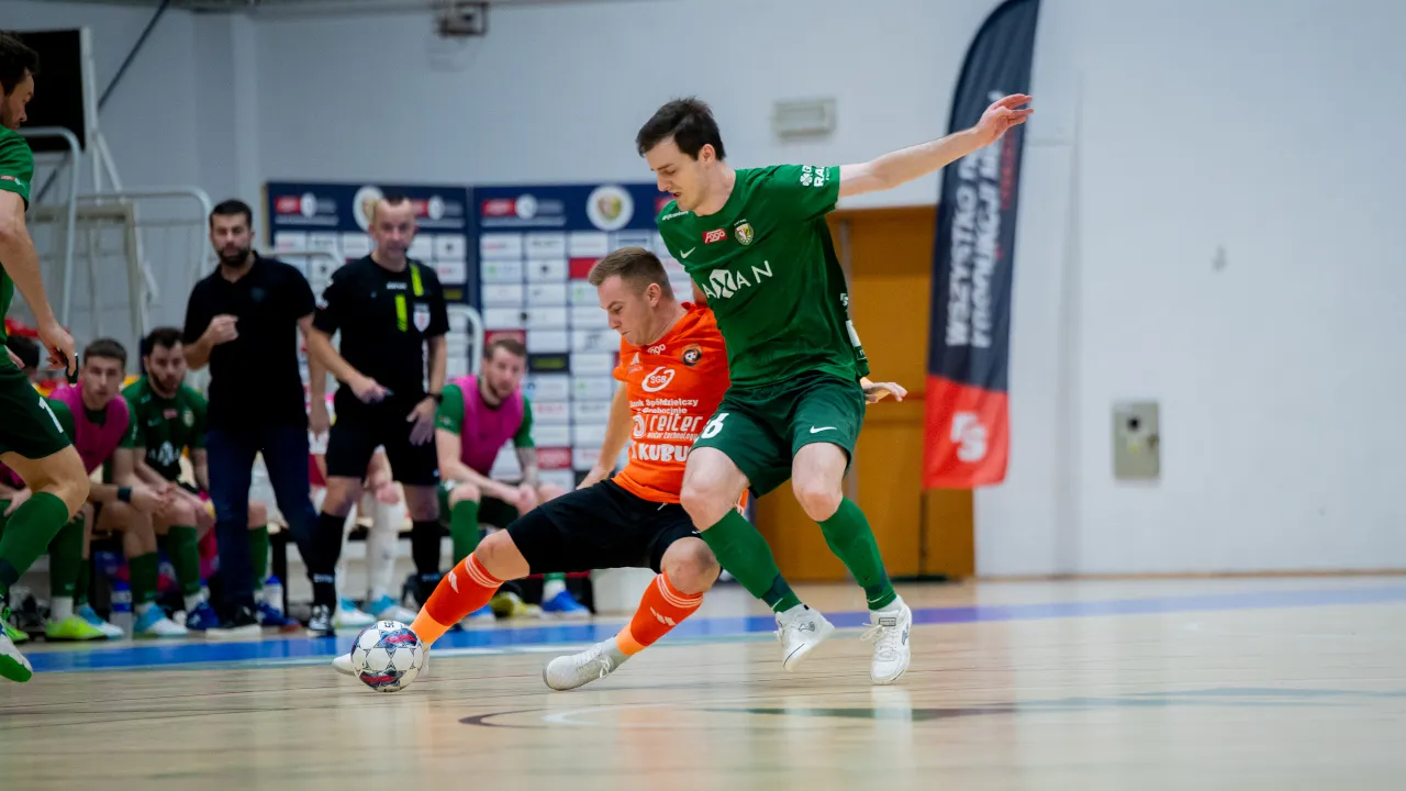 PRZEGRYWAMY W STARCIU SĄSIADÓW 5:8