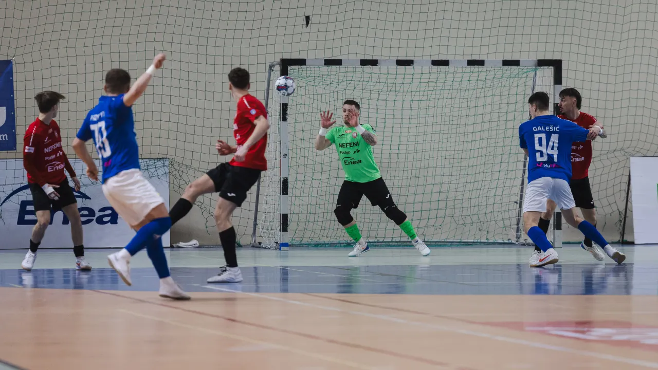 Otwarcie roku w Pniewach na minus