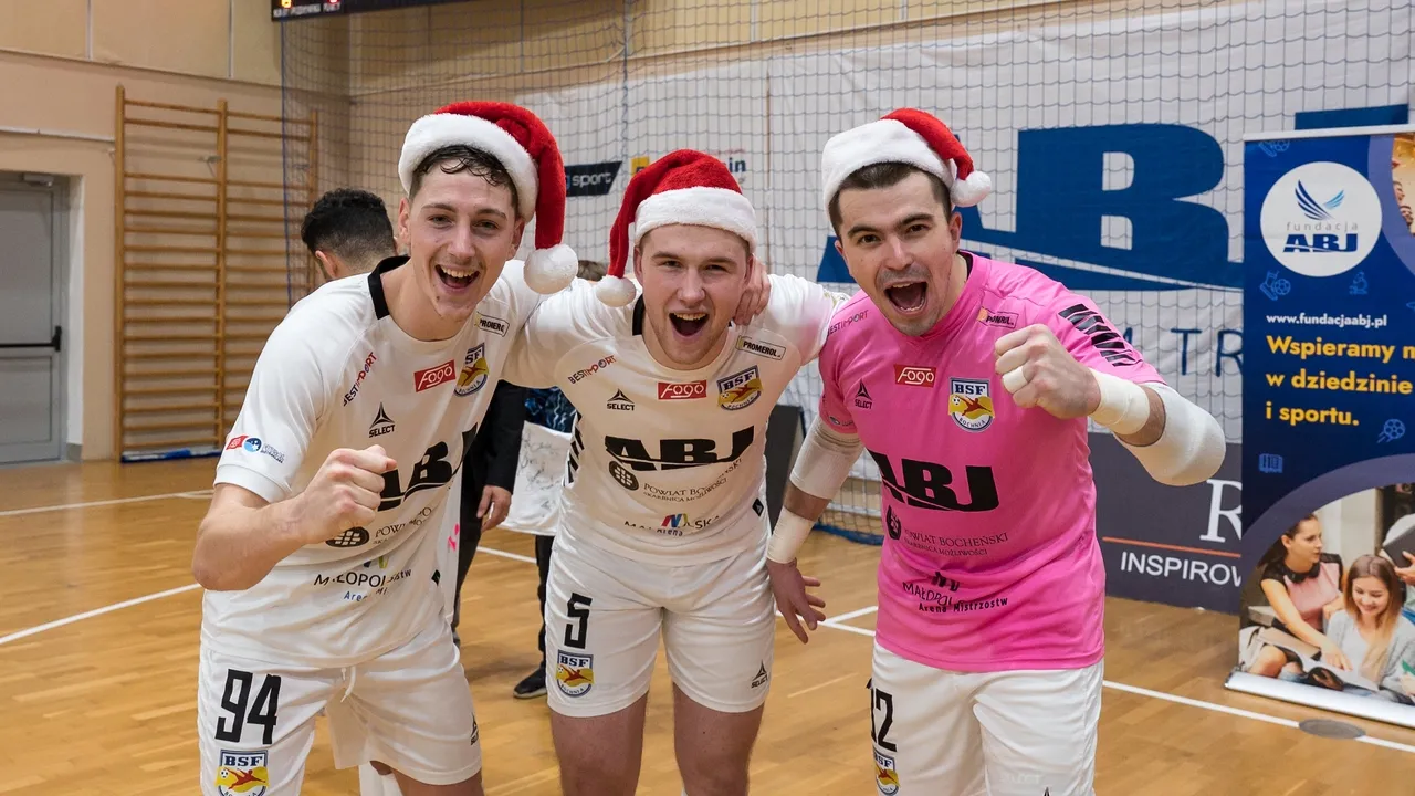 Mikołajkowy wór pełen bramek - wygrywamy z AZS UŚ Katowice