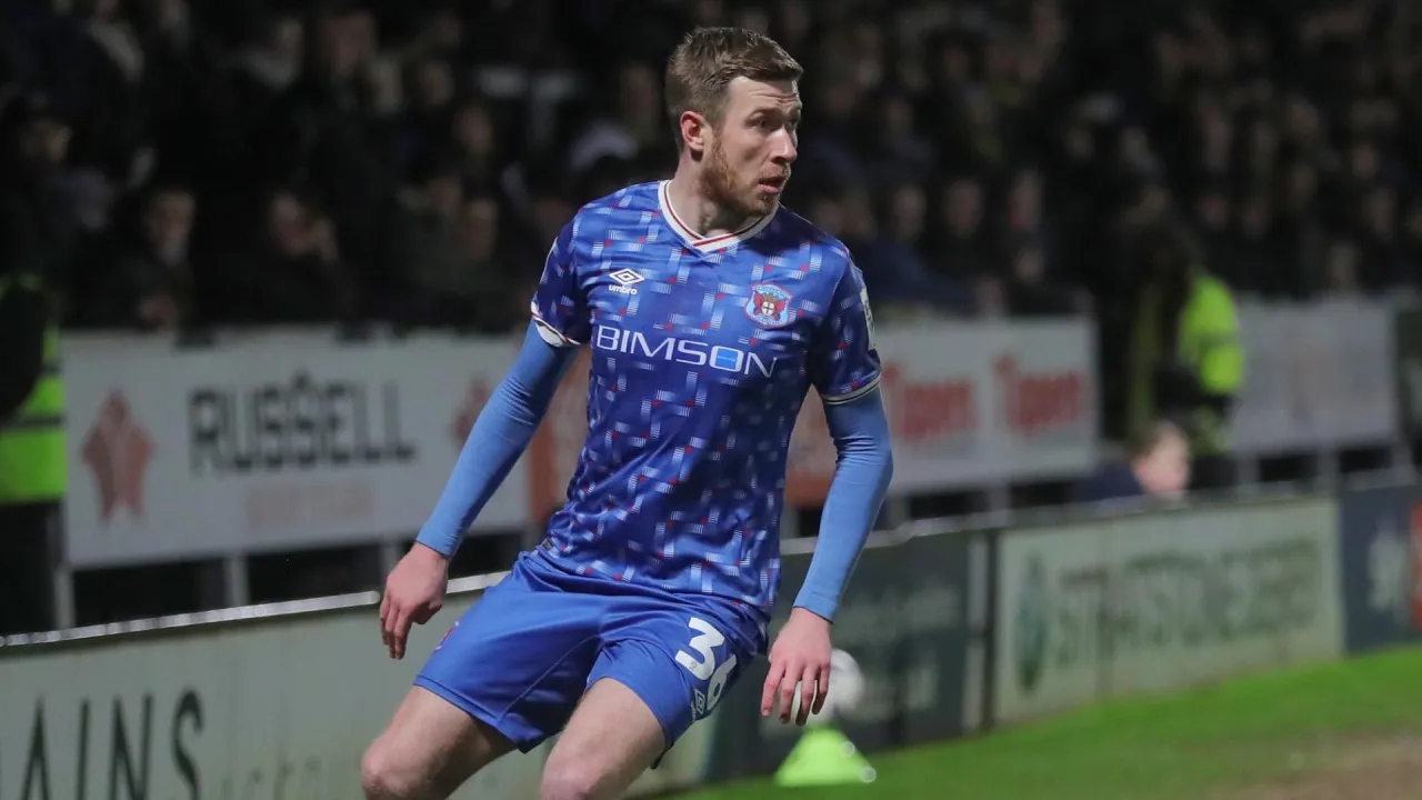 Josh Vela completes Warrington Town move
