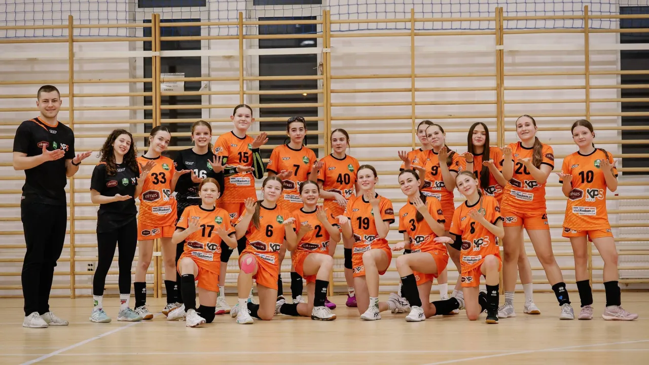 Udany weekend młodych szczypiornistek ELMAS-KPS APR Radom.