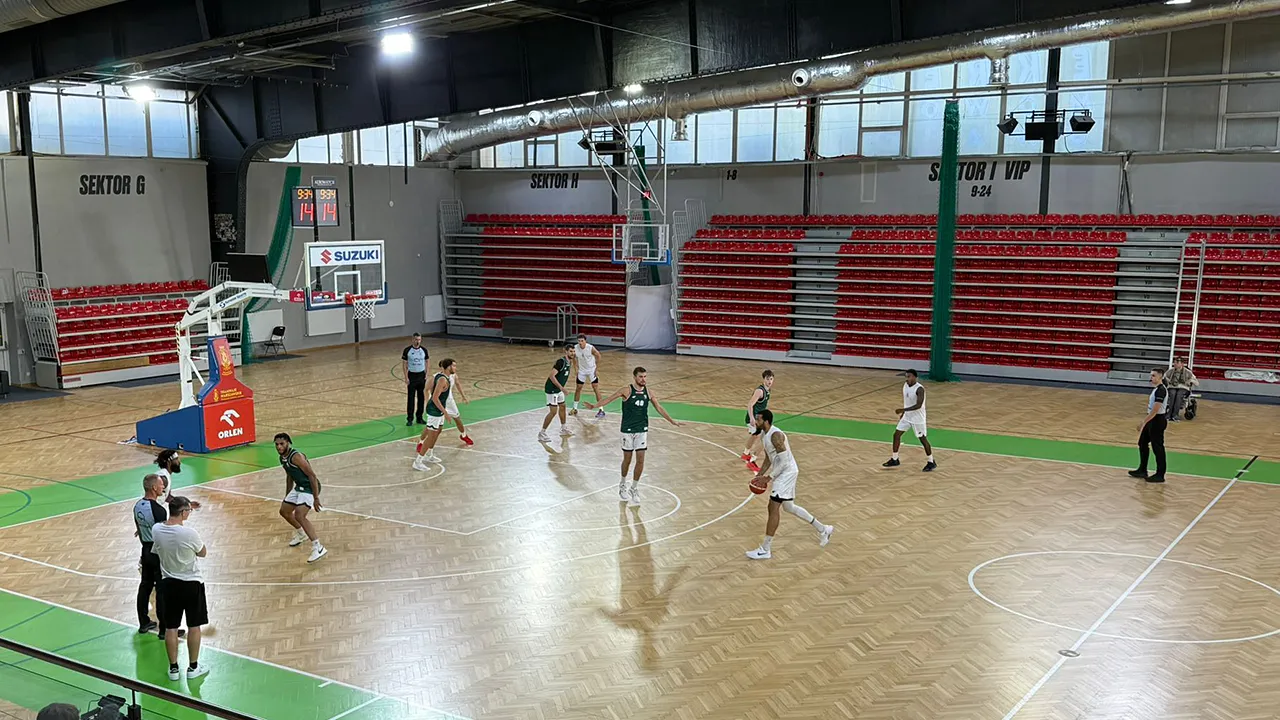 Legia lepsza o 2 punkty od Szklanego Teamu