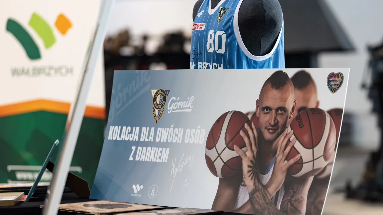 Koszulka z podpisami i obiad z Darkiem na WOŚP