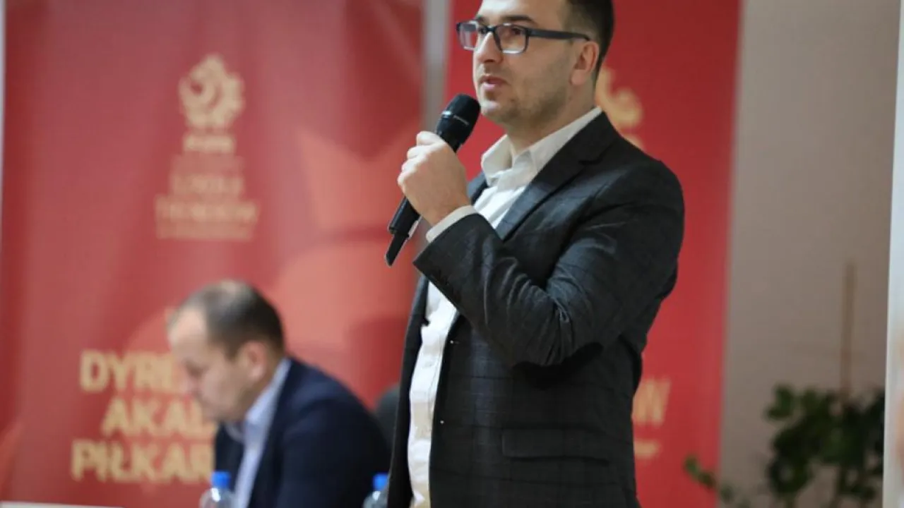 Jakub Popielarz ukończył I kurs Dyrektora Akademii