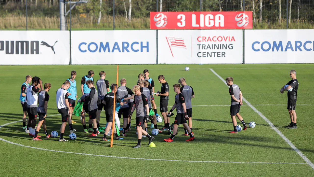 Reprezentacja Danii U-19 trenowała gościnnie na obiektach Pasów [FOTO]