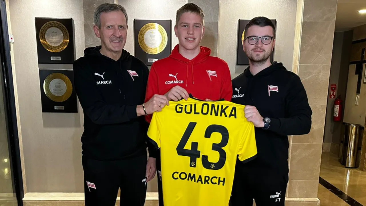 Konrad Golonka z zawodowym kontraktem!