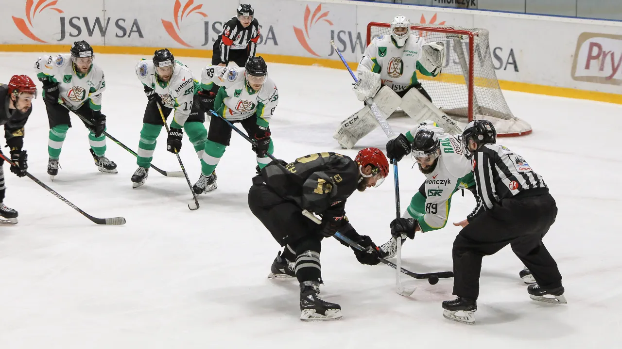 Hokej: Rywalizacja o złoty medal przenosi się do Krakowa!