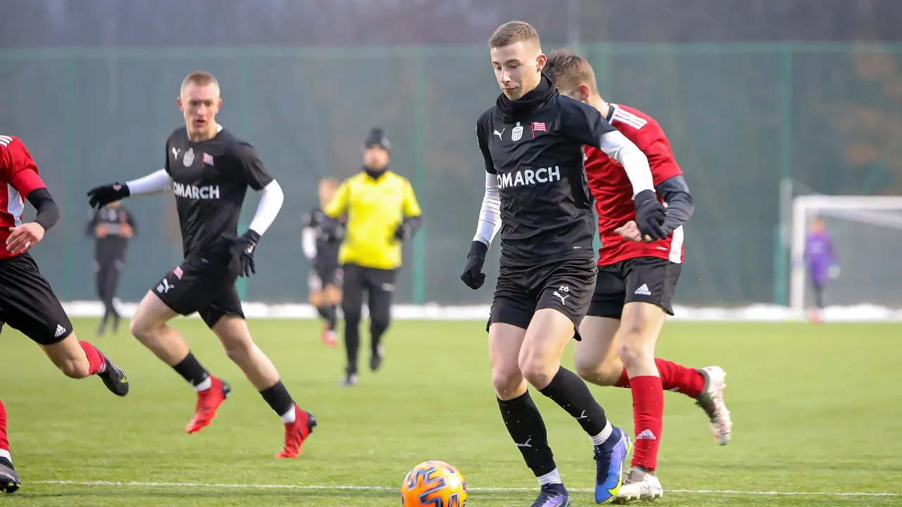 Trwają obozy stacjonarne juniorów i trampkarzy starszych