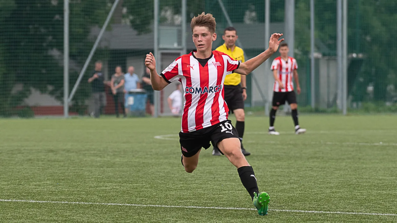 Zespół Juniorów Młodszych II pewnie pokonuje Pogoń Skotniki