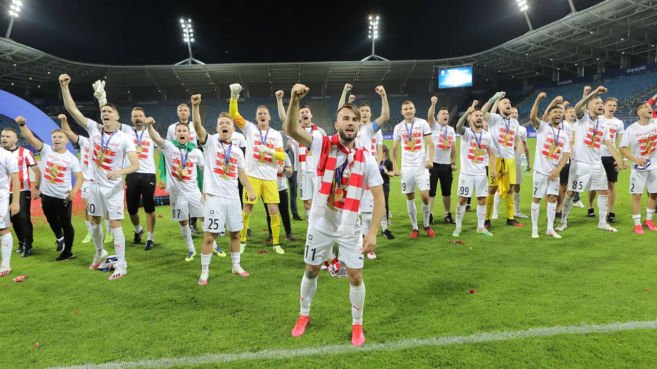 Pucharowe koszulki "Cracovia Pany" już od 4 sierpnia dostępne stacjonarnie!