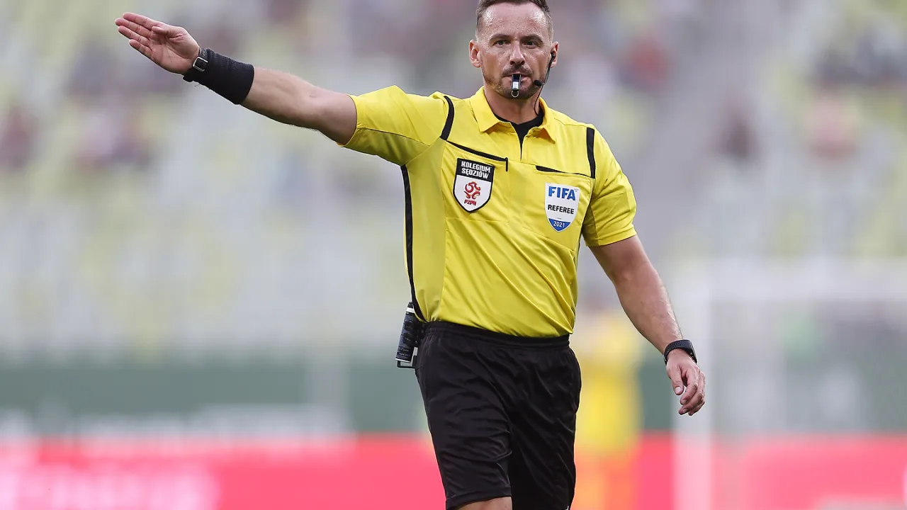 Paweł Raczkowski sędzią meczu z Wartą Poznań