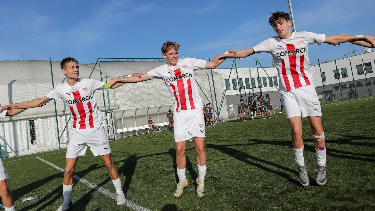 Wygrana na szczycie, 8 goli i dwa remisy juniorów [PODSUMOWANIE MECZÓW AKADEMII]