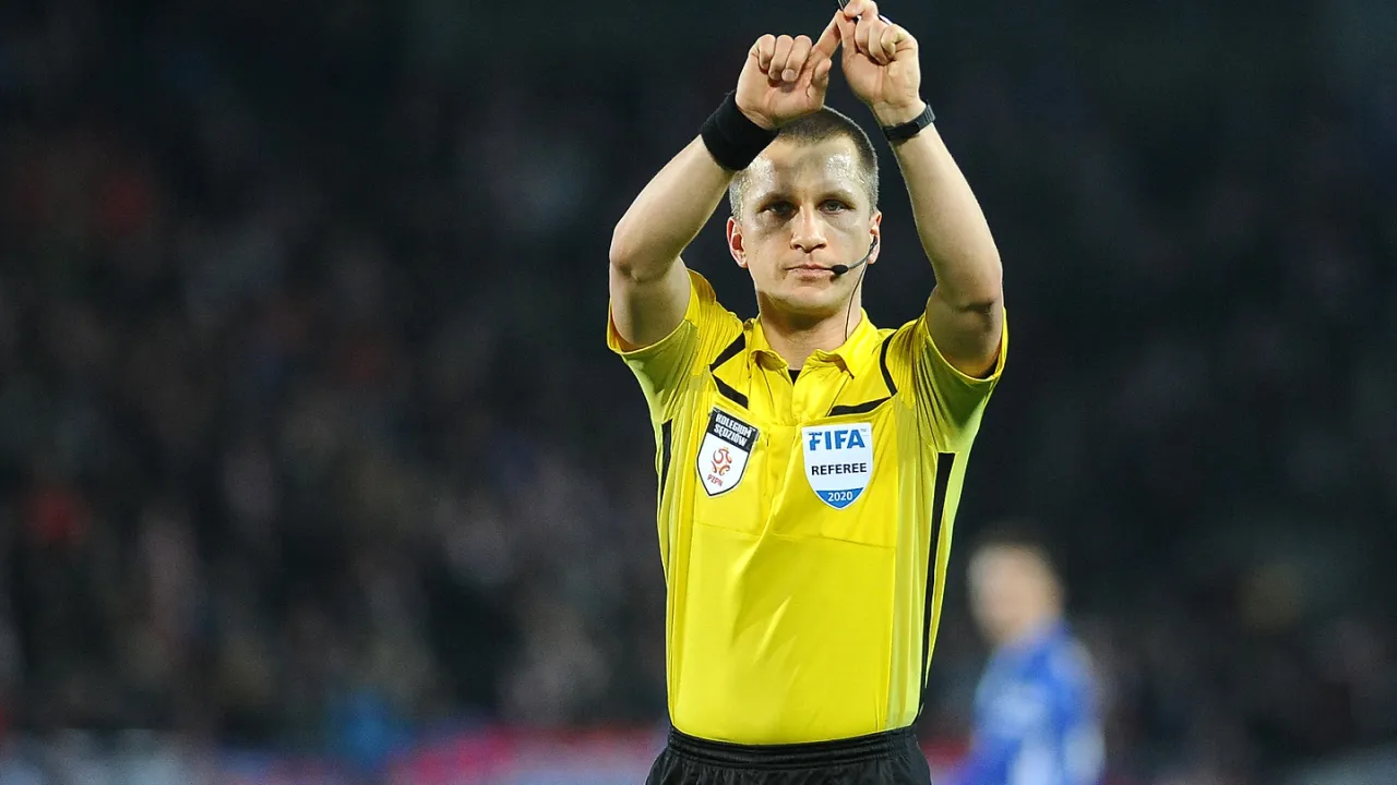 PKO BP Ekstraklasa: Bartosz Frankowski poprowadzi 201. Wielkie Derby Krakowa