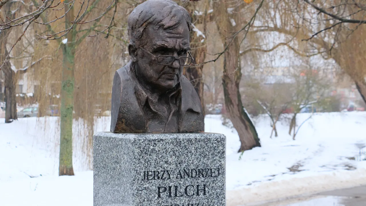 Odsłonięto popiersie Jerzego Pilcha