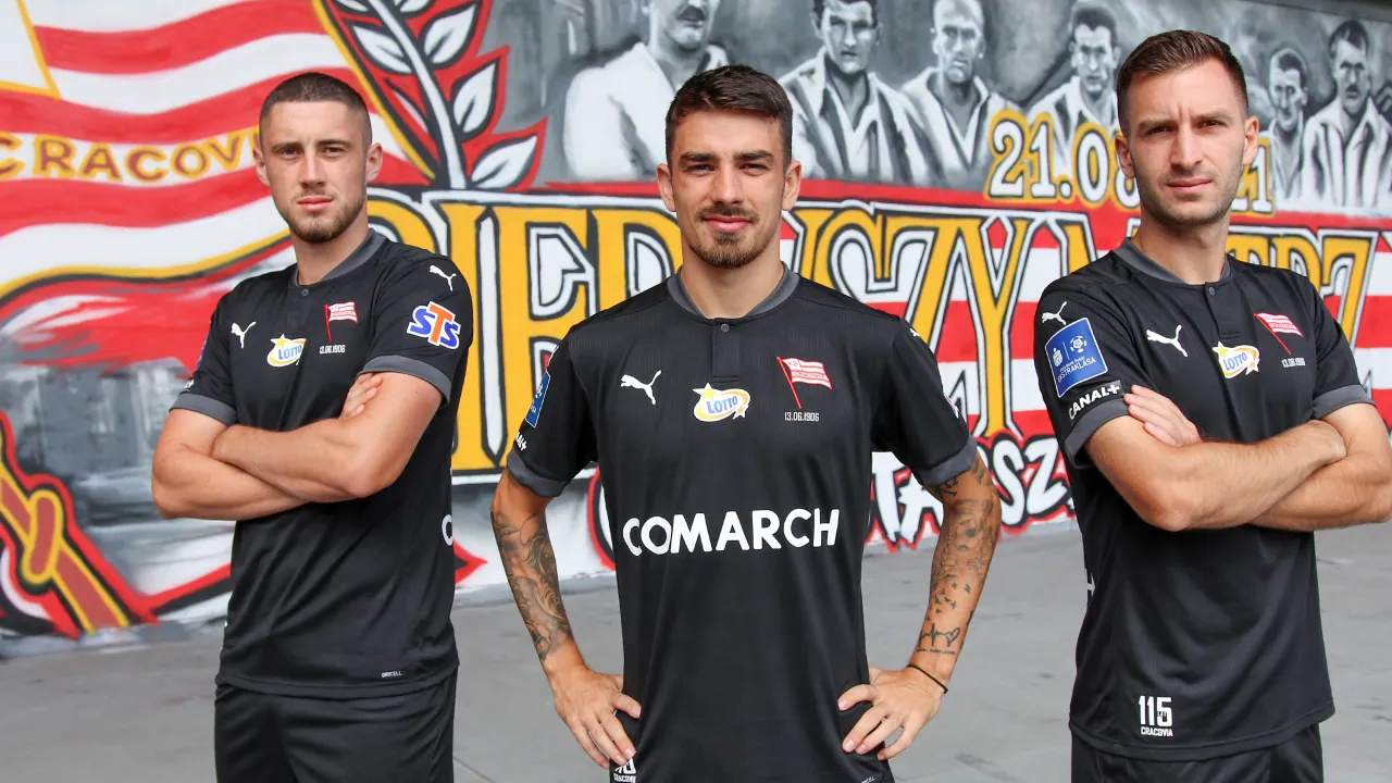 Nowe stroje wyjazdowe Pasów na sezon 2021/22!