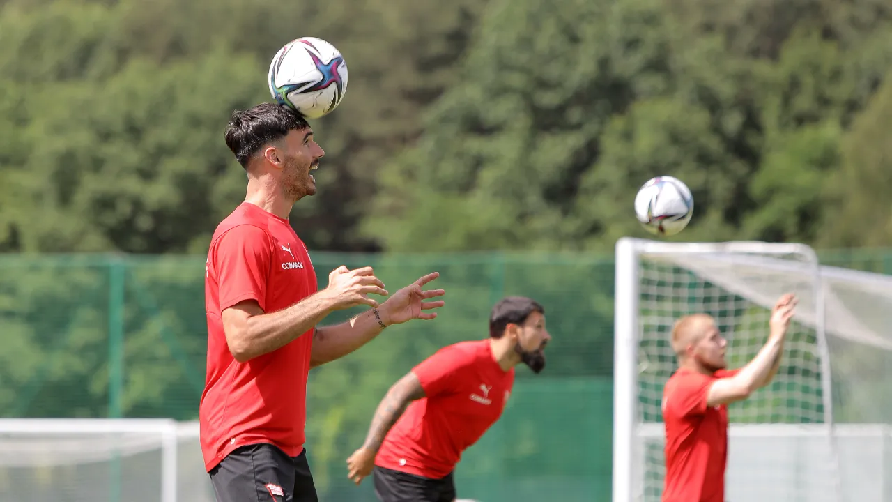 Środowe zajęcia piłkarzy Pasów [FOTO]