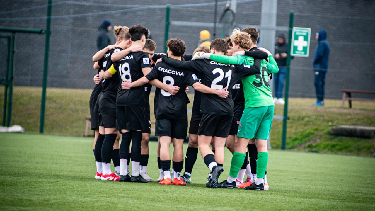 CLJ U-17: Wymiana ciosów i podział punktów z Escolą