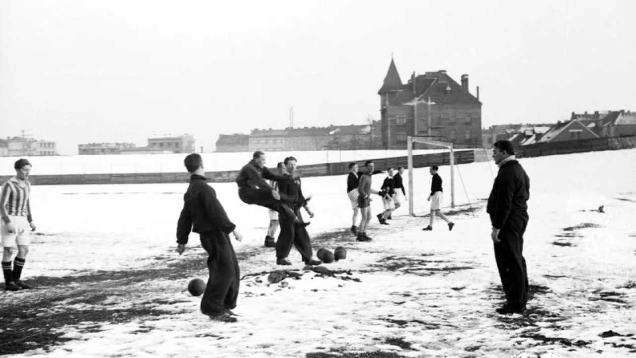 Barcelona, Węgry, rekordy i mistrzostwa - w urodziny Cracovii wspominamy zagranicznych poprzedników Luki Elsnera