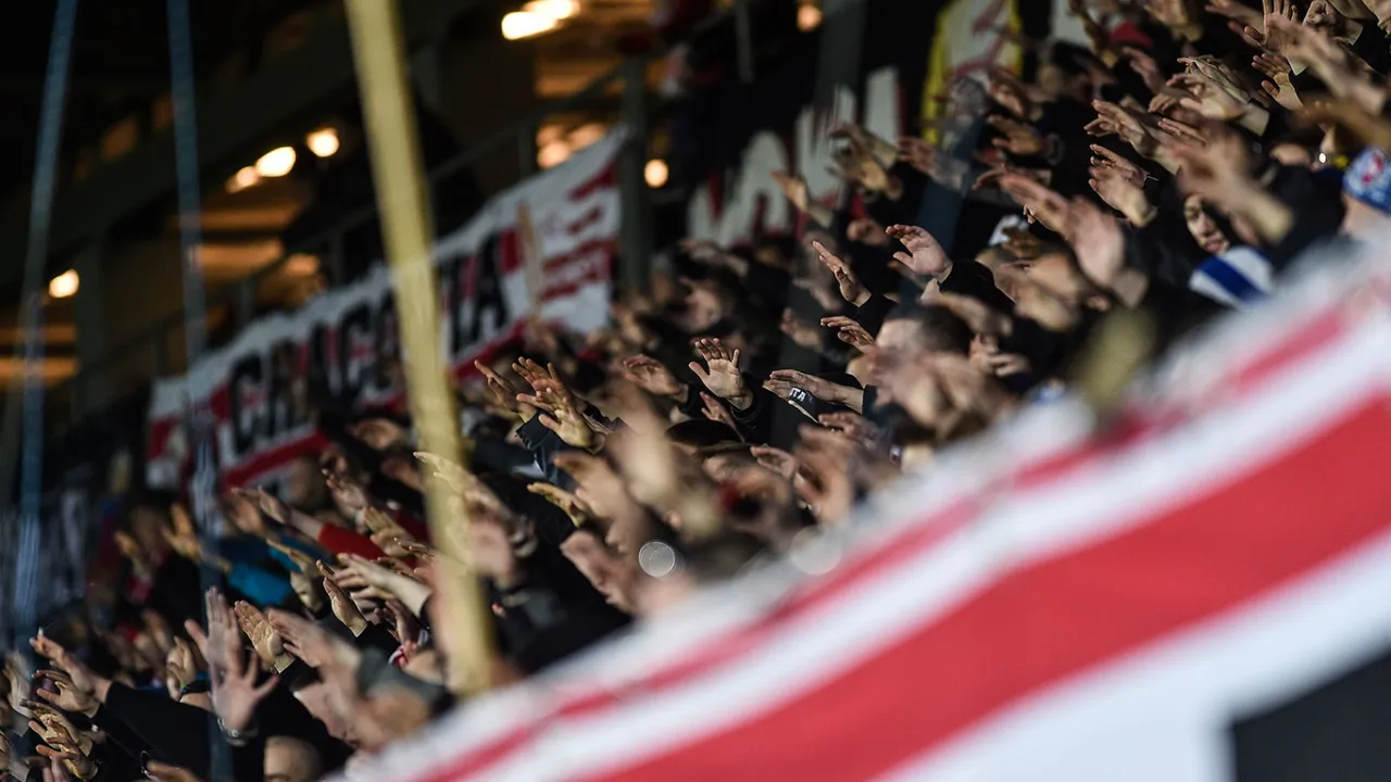 #PomocwPasy: Koszulki zawodników Cracovii na licytacjach!