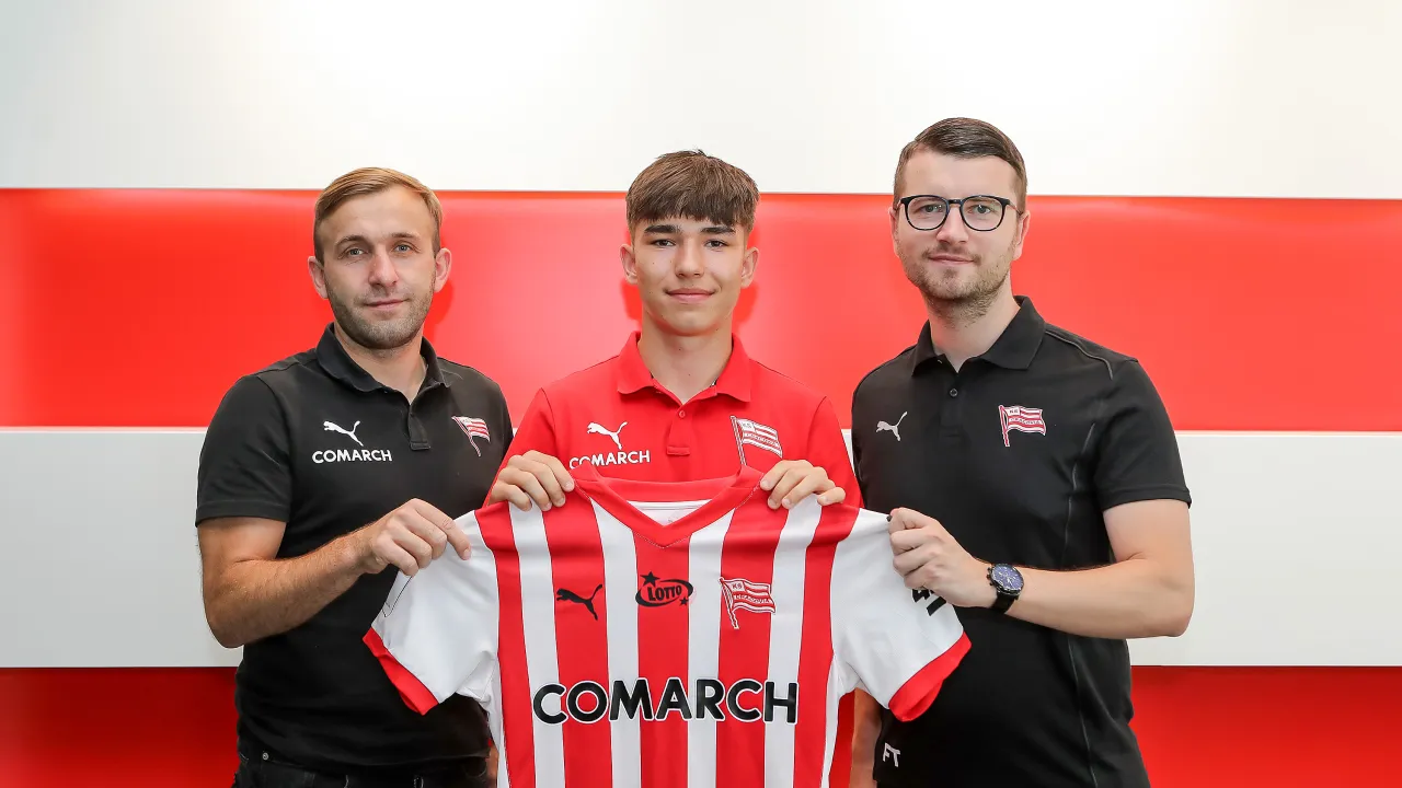 Wiktor Dej zostaje w Cracovii!