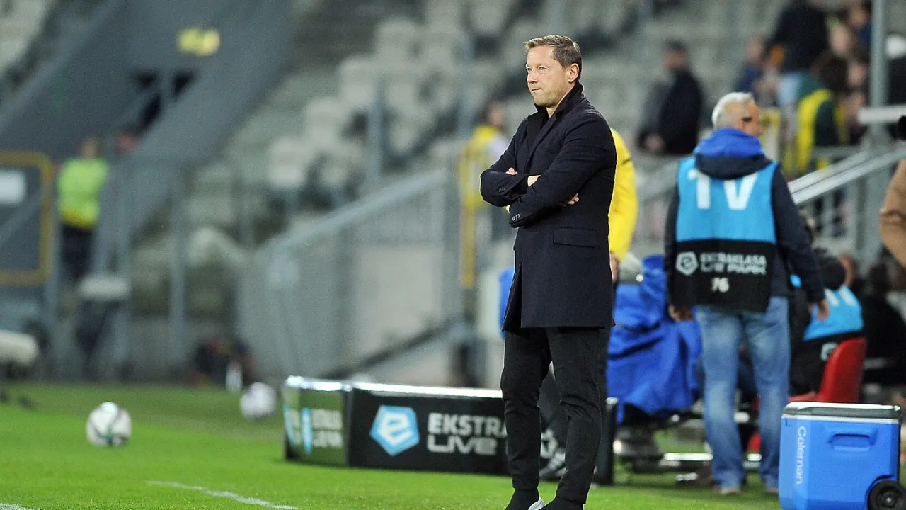 Trener rywali - Dariusz Banasik