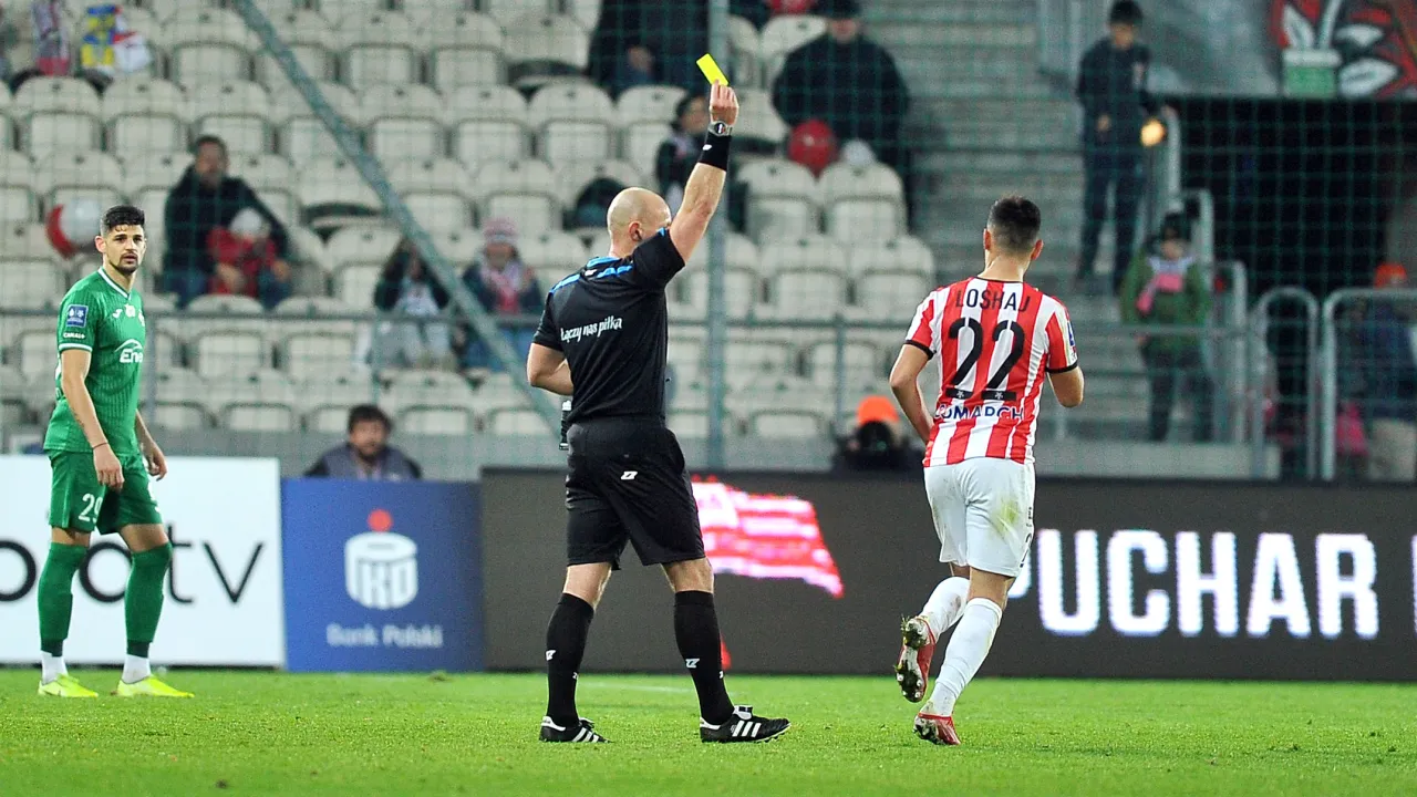 Szymon Marciniak poprowadzi piątkowy mecz Pasów z Lechią