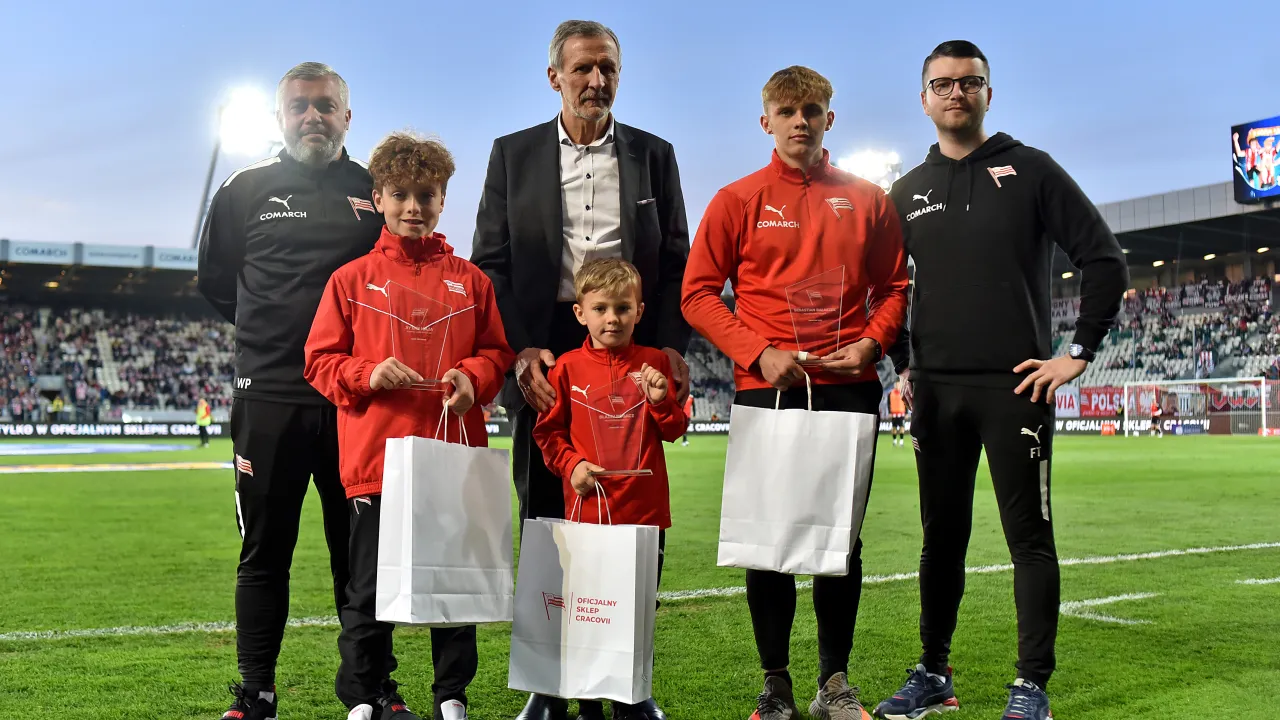 Młodzieżowcy Kwietnia w Akademii Cracovii nagrodzeni!