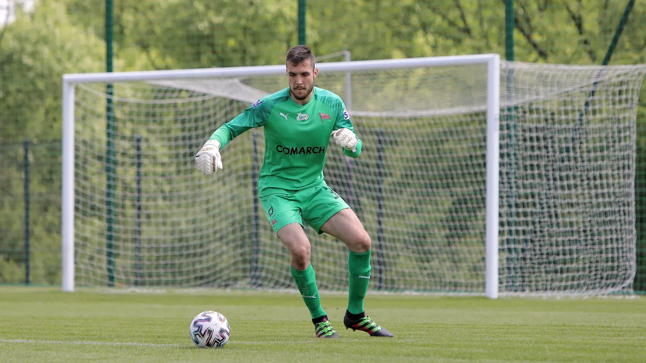 III liga, gr. IV: Wisła Sandomierz - Cracovia II, godz. 16:00.