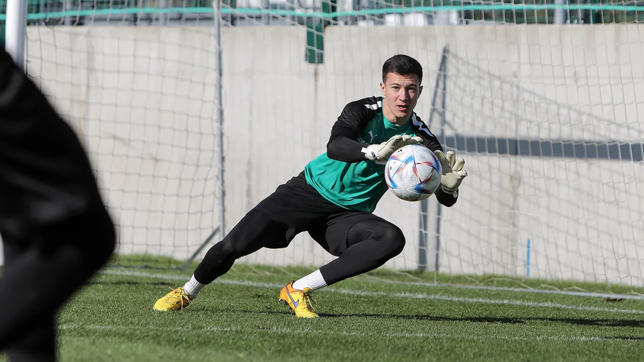 Włącz #TrybKibic - Strzel karnego na Cracovii!