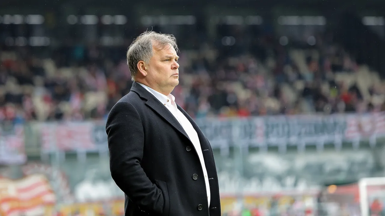 Trener rywali - Tomasz Tułacz