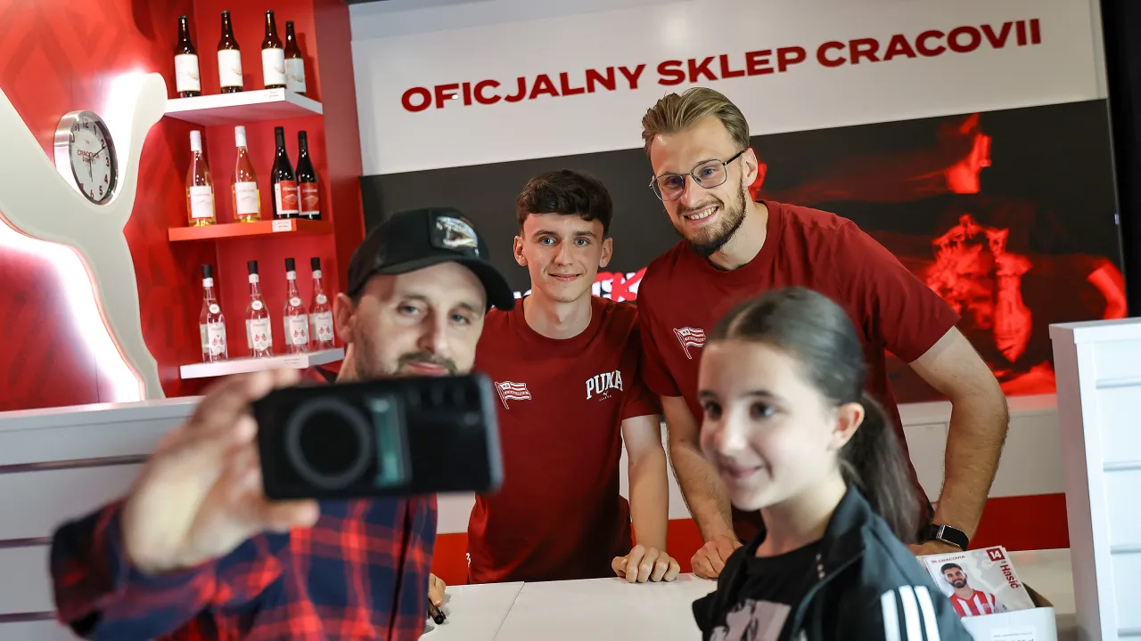 Henrich Ravas i Fabian Bzdyl w Oficjalnym Sklepie Cracovii [GALERIA]