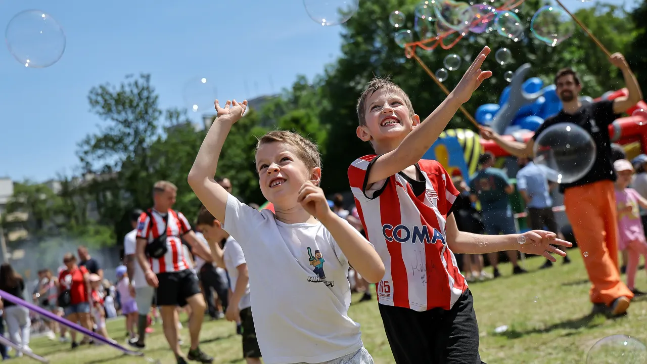 Lato na stadionie Cracovii – wakacyjna przygoda dla dzieci