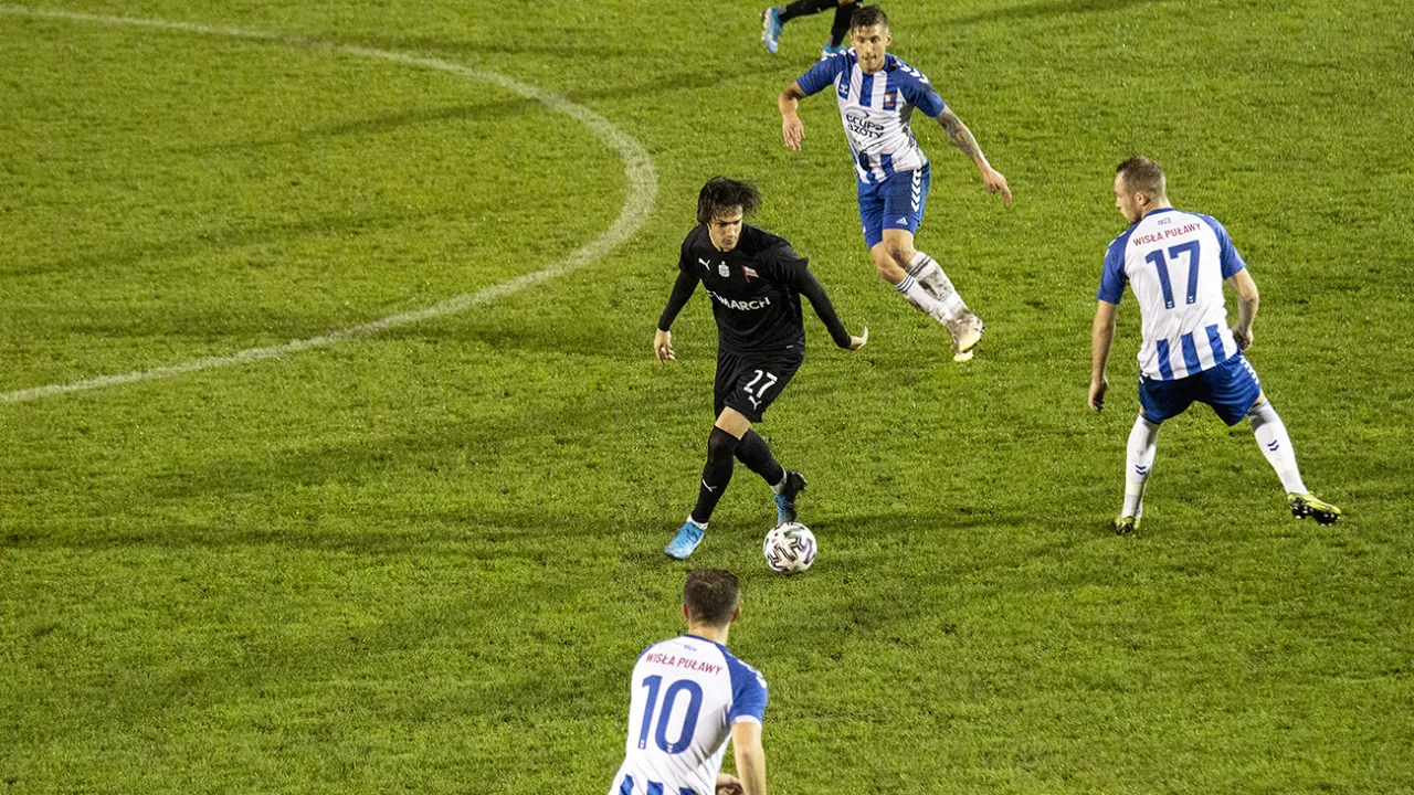 III liga, gr. IV: Porażka z liderem w Puławach