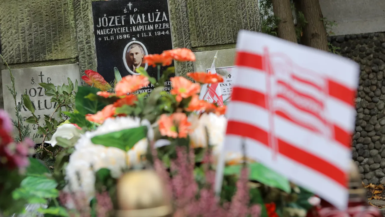 Listopadowe odwiedziny grobów zasłużonych Pasiaków