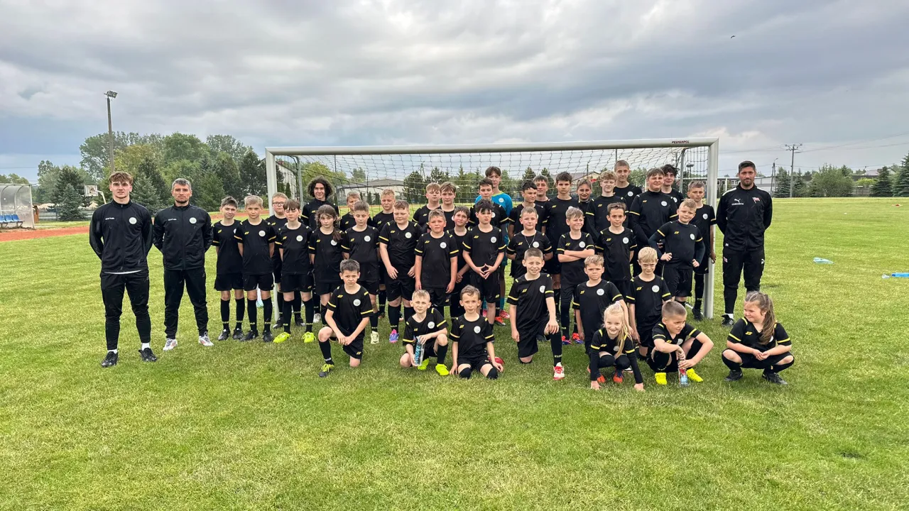 Kluby Partnerskie Cracovii: Wizyta w Akademii Sportu Żarnowiec