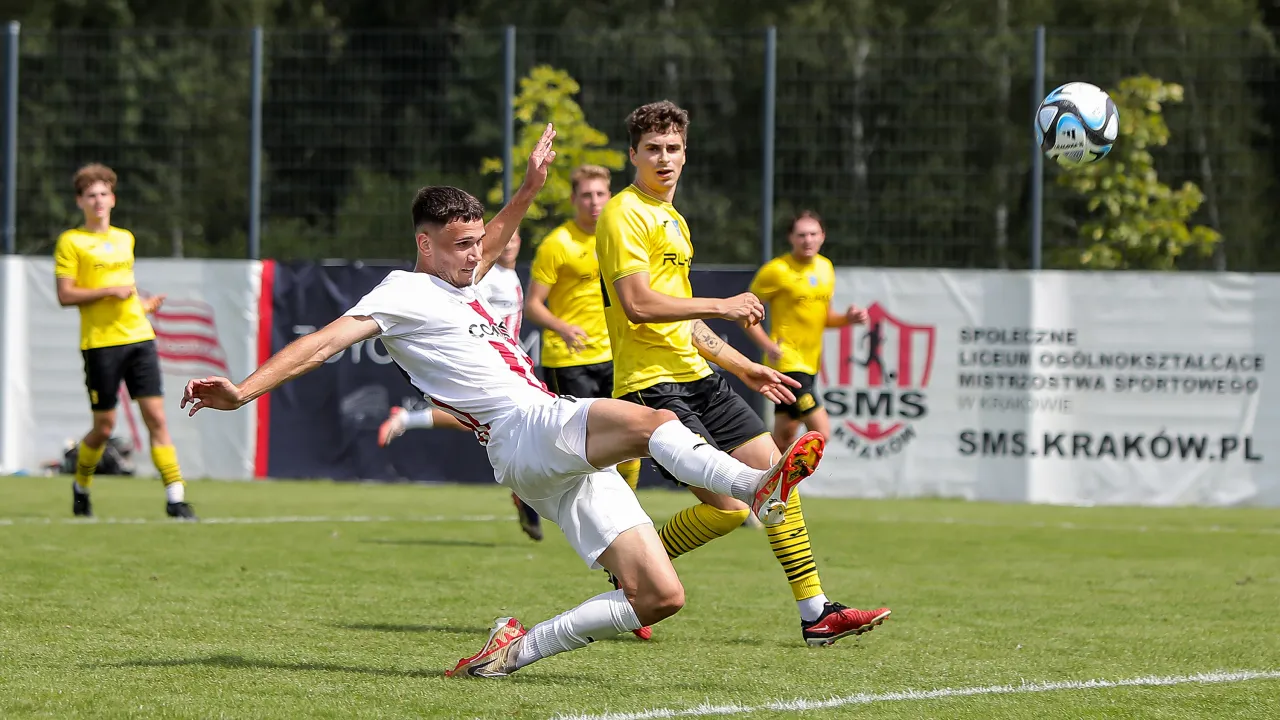 JAKO IV Liga: Pewna wygrana w pierwszym meczu w Rącznej