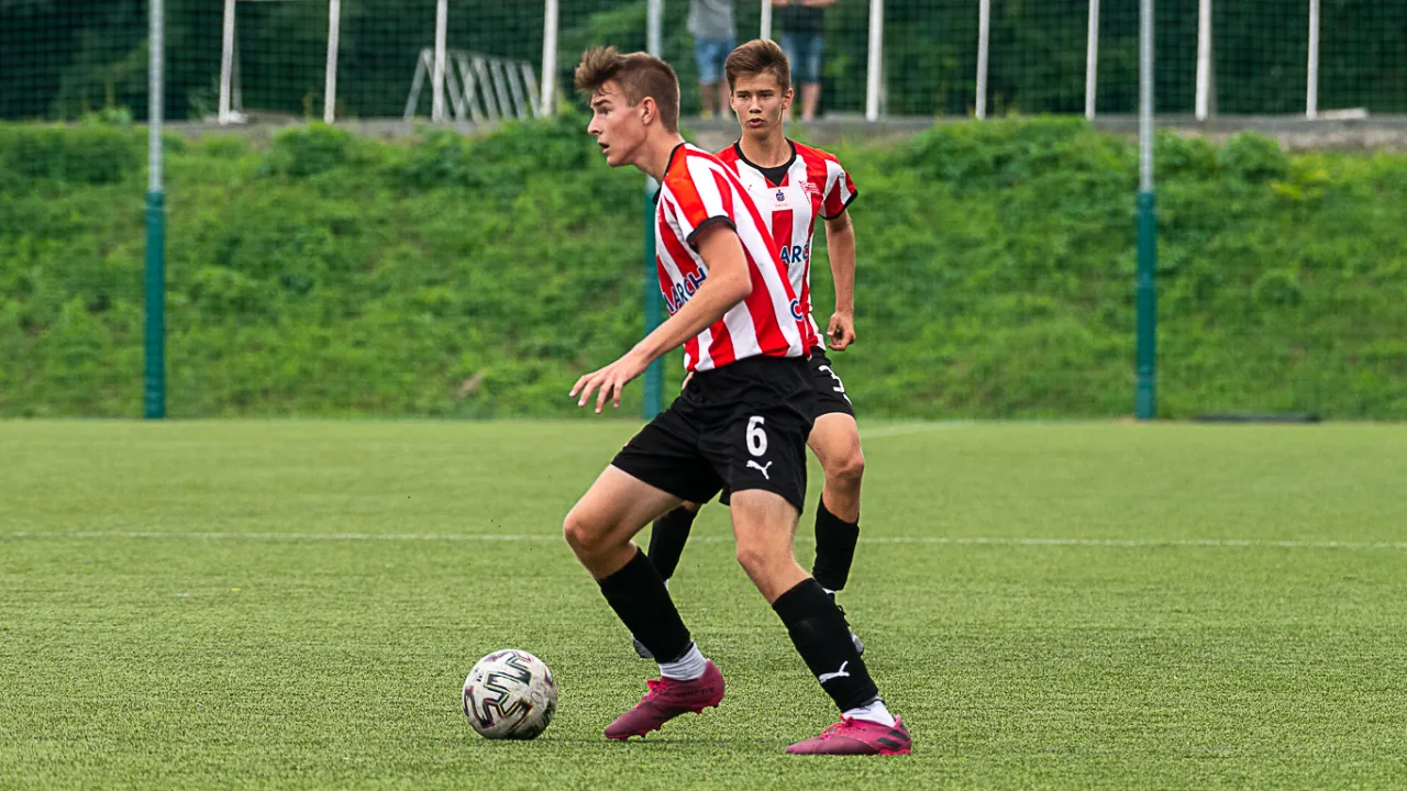 Zespół Juniorów Młodszych II przegrywa z Hutnikiem II Kraków