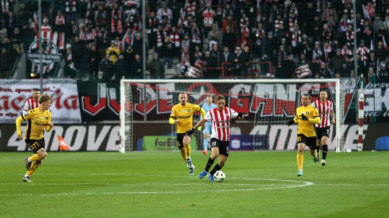 Pierwszy raz przy Nowej Bukowej