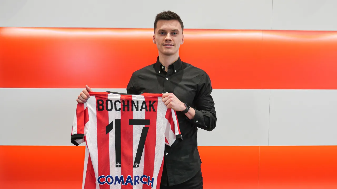 Mateusz Bochnak nowym piłkarzem Pasów!