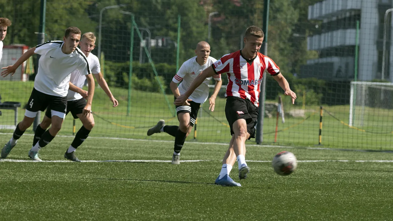 Juniorzy Starsi: Wysokie zwycięstwo w sparingu z RKS Garbarnią [FOTO]