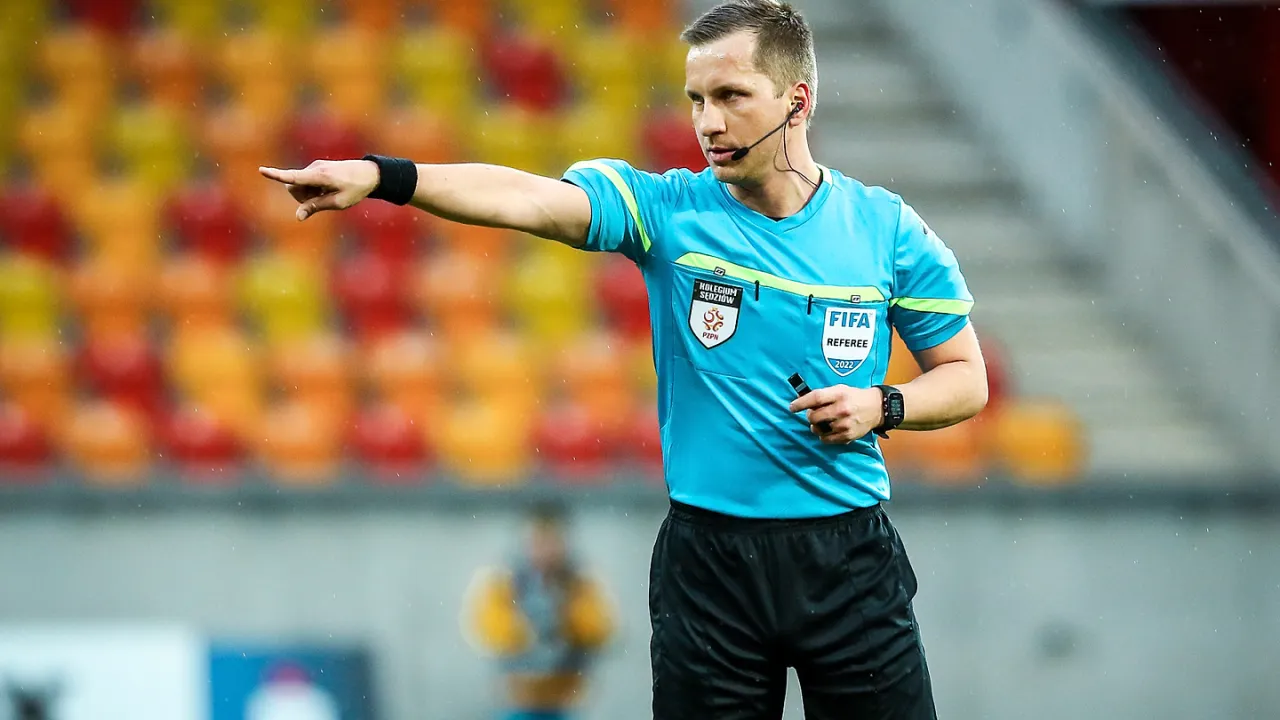 Bartosz Frankowski sędzią meczu z Zagłębiem Lubin