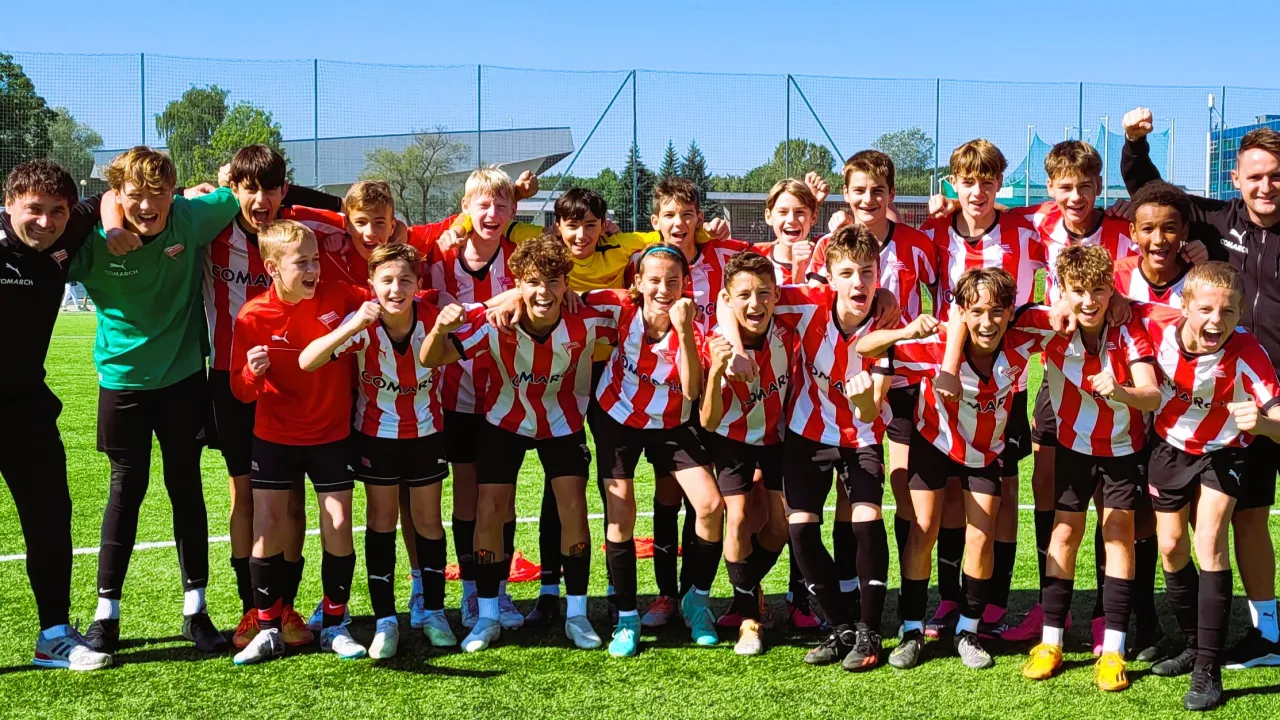 Zespół U-14 rządzi w Krakowie! Efektowna derbowa wygrana