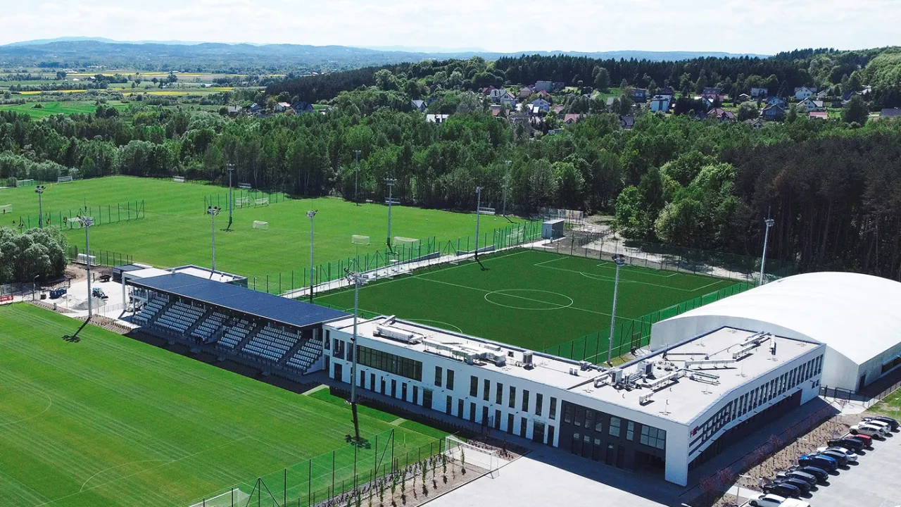 Oferta sztucznych boisk Cracovii na mecze kontrolne w okresie zimowym