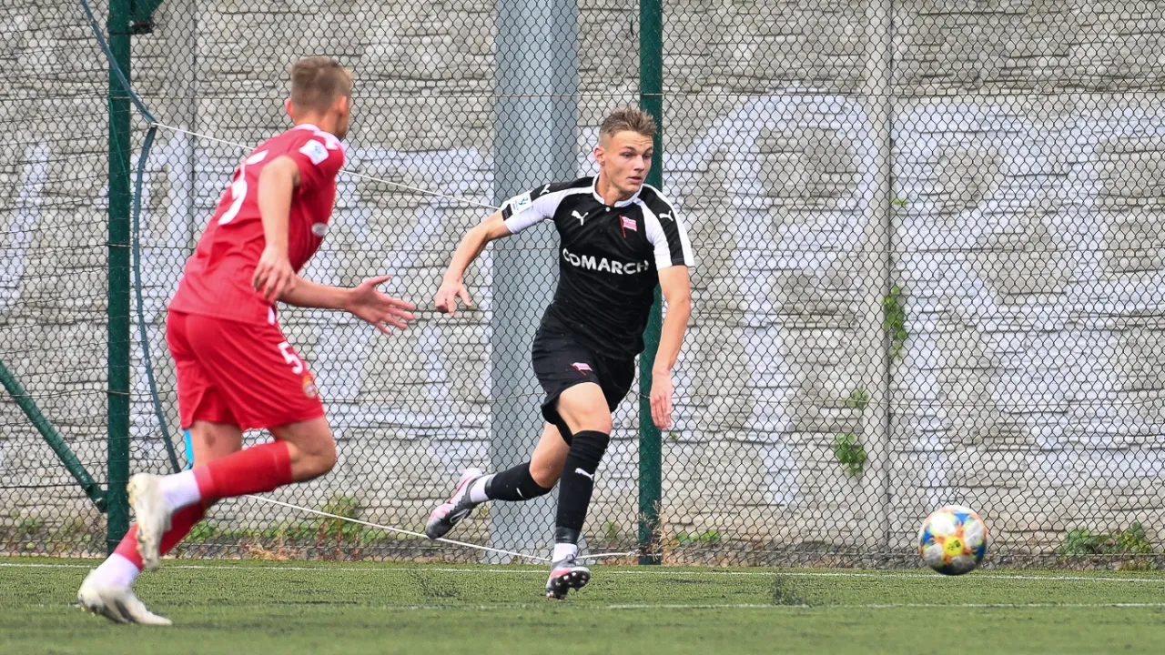 Centralna Liga Juniorów U-17: Spotkanie derbowe z transmisją na kanałach Łączy nas piłka