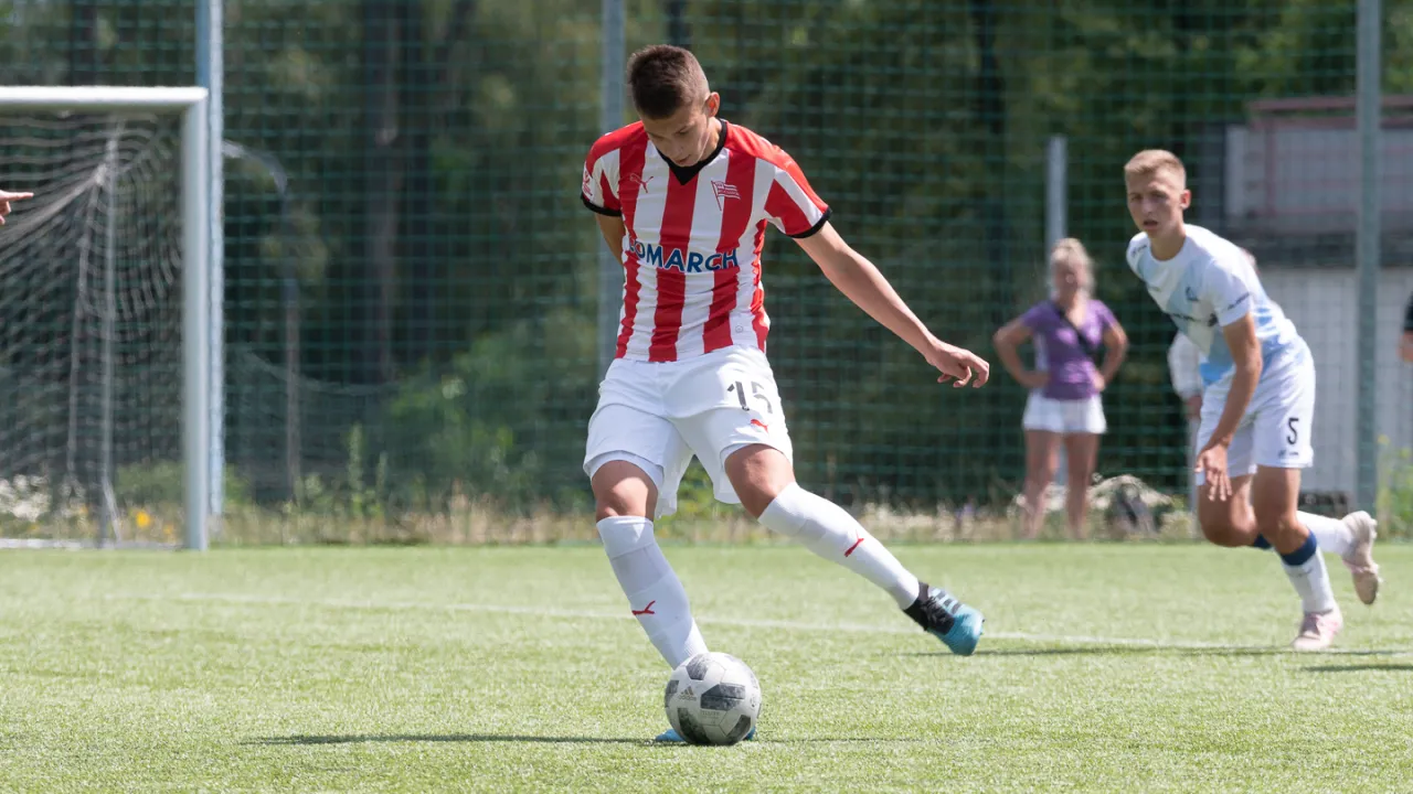 Juniorzy młodsi Pasów remisują z Rakowem Częstochowa