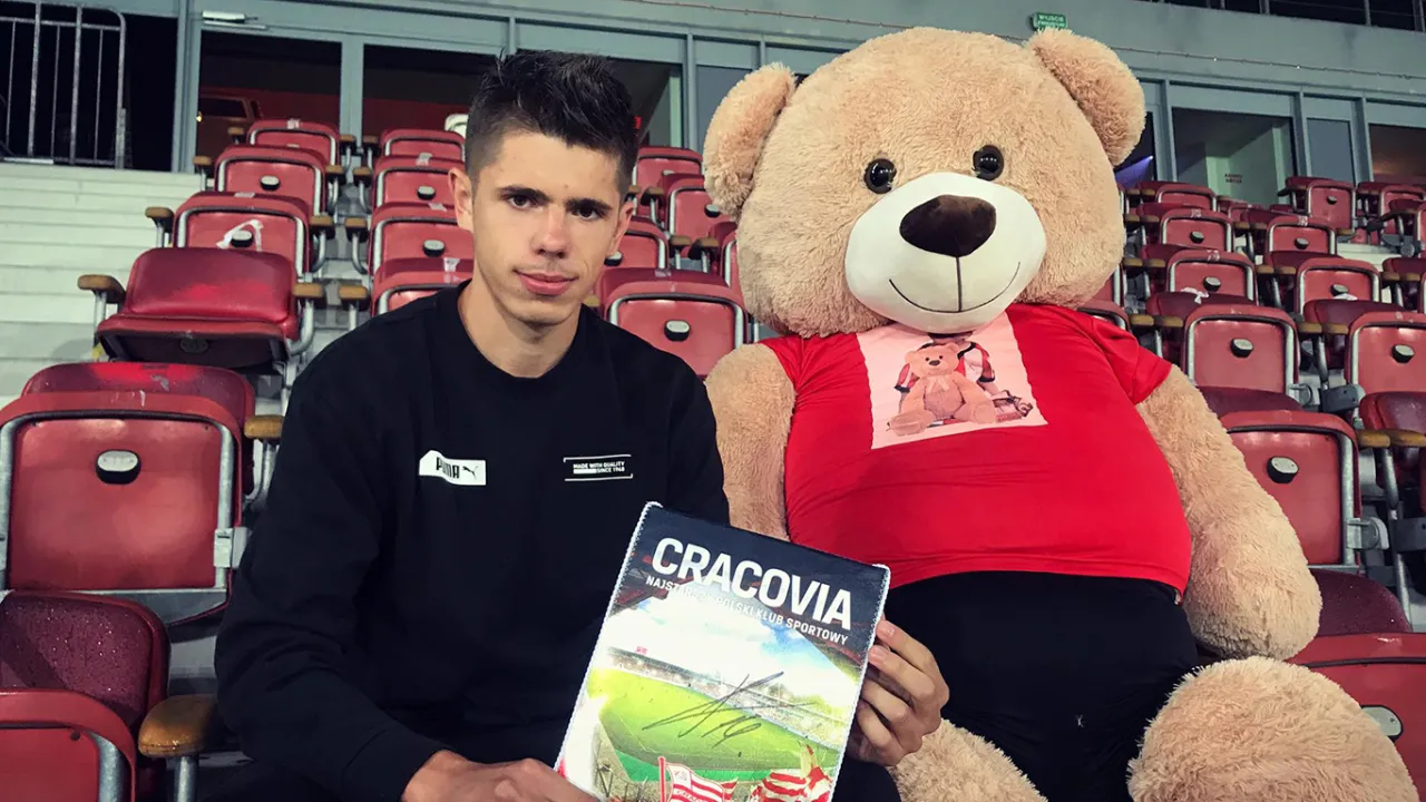 Trwa licytacja wyjątkowego proporczyka na rzecz Matyldy Celejewskiej!