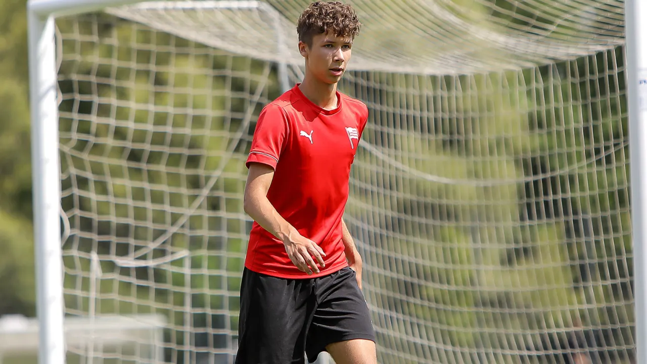 Występ Oliwiera Kuklińskiego w wygranym meczu reprezentacji Polski U-16 Future